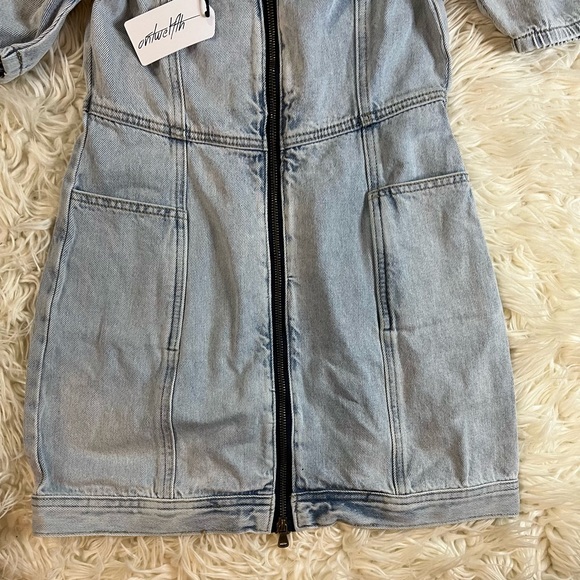 NWT Light wash denim off the shoulder dress - Picture 3 of 4